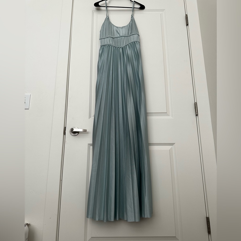 This is a ASOS dress bought it for wedding. Never worn it. Size Large.